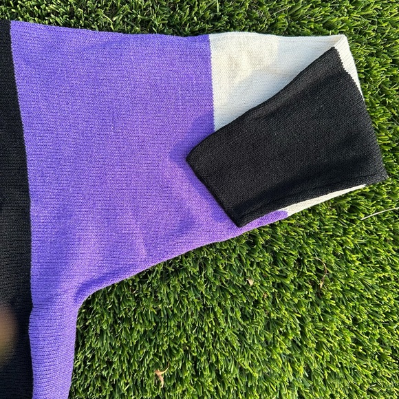 Deliciously vintage geometric woman’s sweater S/M - Picture 3 of 7